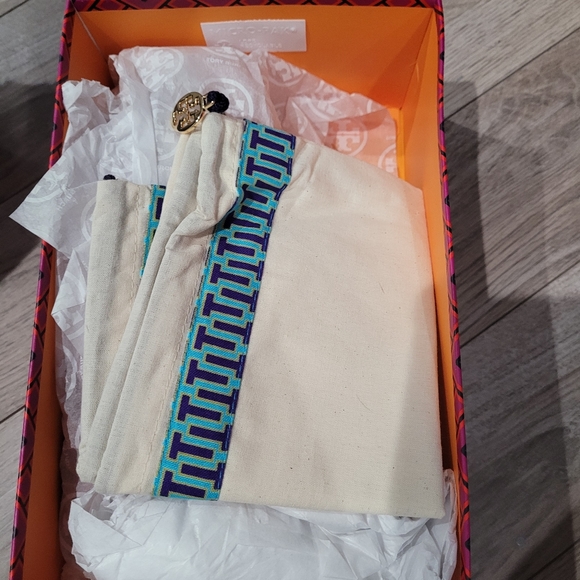 New Tory Burch Red Sandals - Picture 3 of 4